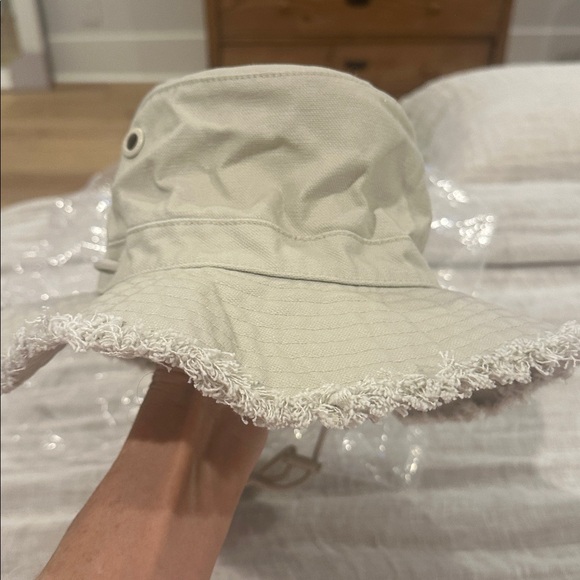 Tilley Hat - Picture 9 of 13